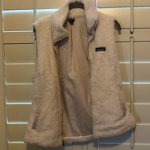 Patagonia, white fluffy vest, large